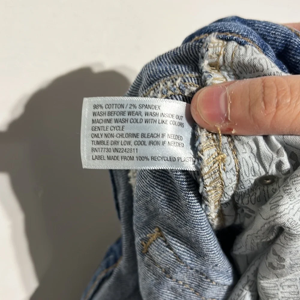 Wild Fable Medium Wash Distressed Denim Skirt Size 4 - Picture 8 of 8